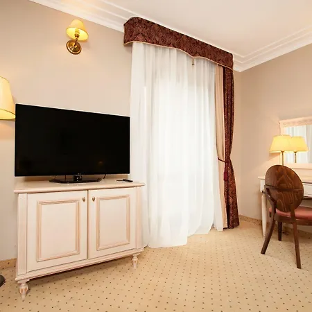 Rubinstein Hotel