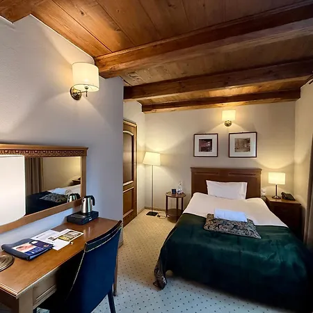 Rubinstein 4*